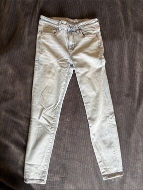 Slim Fit Women's Jeans - Light Wash